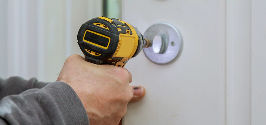 Street Locksmith For Smart Lock Repair in Inglewood, CA